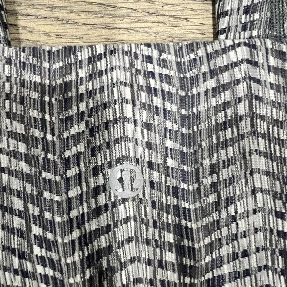 Lululemon Athletica Gray Patterned Leggings Size 10 Perfect Condition - Picture 3 of 4